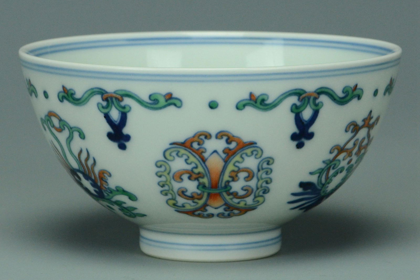 A DOUCAI BOWL YONGZHENG MARK AND PERIOD (1 of 20)