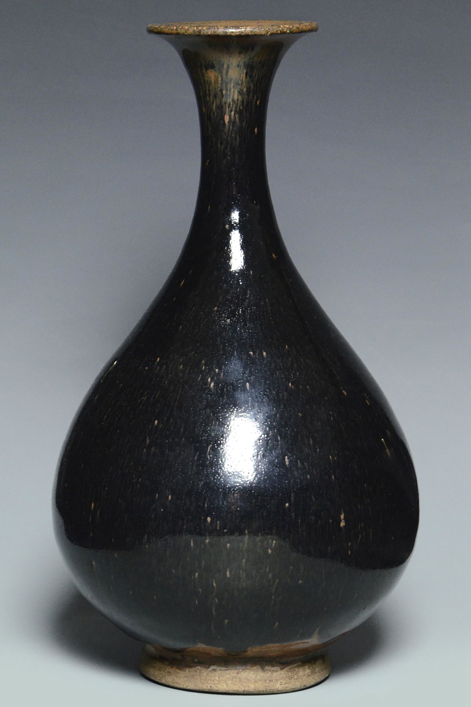 A RUSSET SPLASHED BLACK GLAZED VASE (1 of 15)