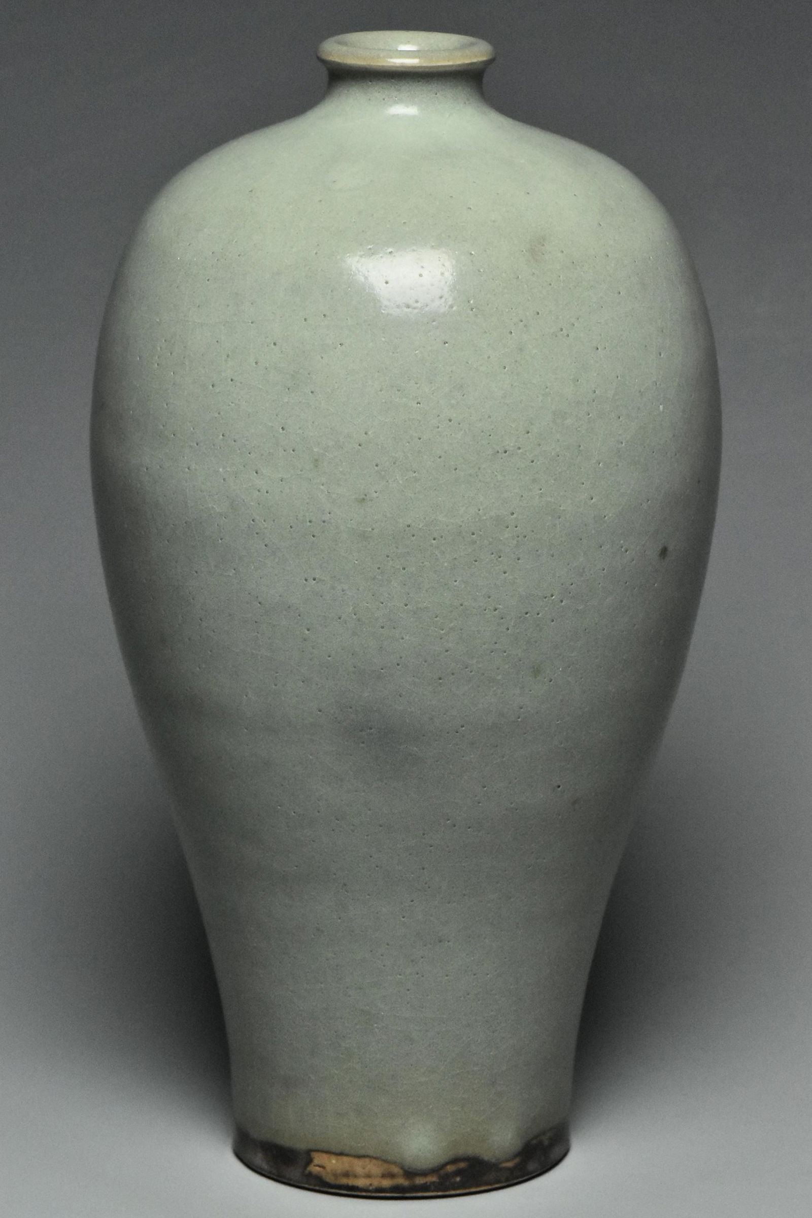 A SONG DYNASTY JUNYAO VASE MEIPING AND BOX (1 of 17)