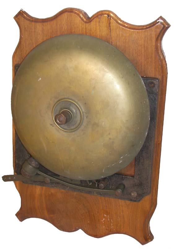 Circa 1900 original bronze boxing ring bell: Circa 1900 original bronze boxing ring bell from Schenectady, New York - 22''h x 14''w - Please be patient we do not go in numerical order. We have over 1800 lots with this one-day sale and we may not