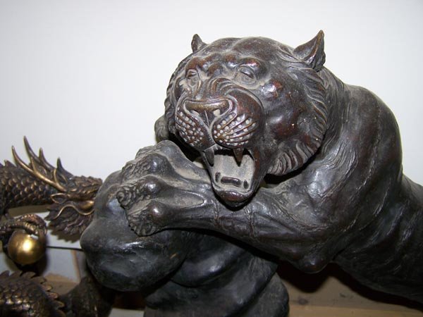 Japanese 2 part figural bronze of mountain lion - 3