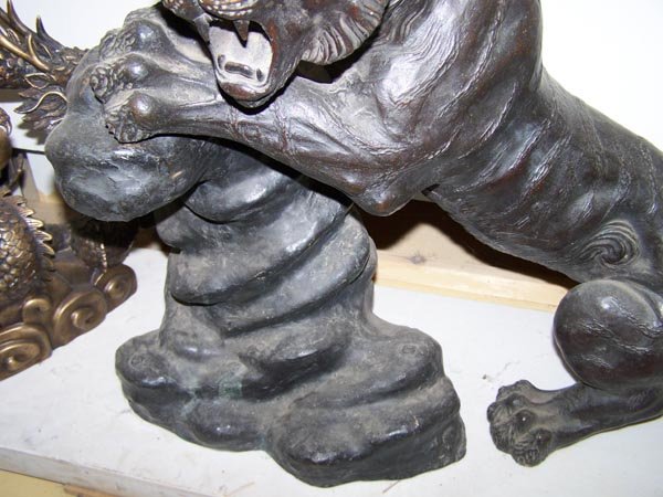 Japanese 2 part figural bronze of mountain lion - 4