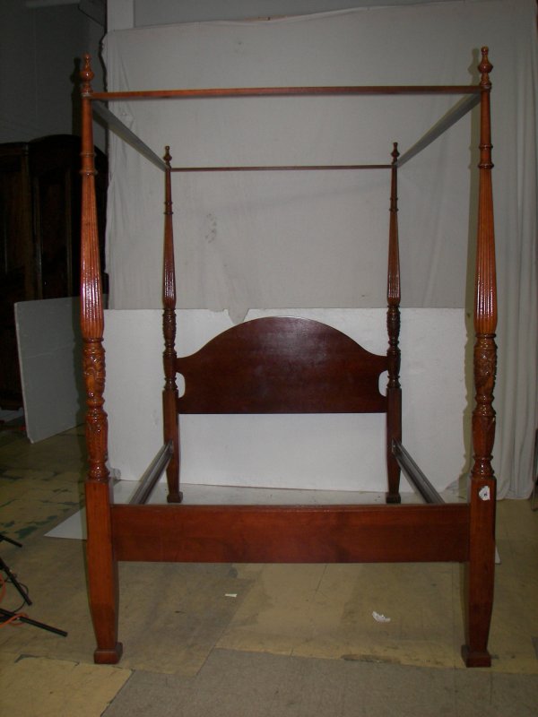 20th C. Chippendale style mahog. 4 poster bed: 20th C. Chippendale style mahog. 4 poster queen bed