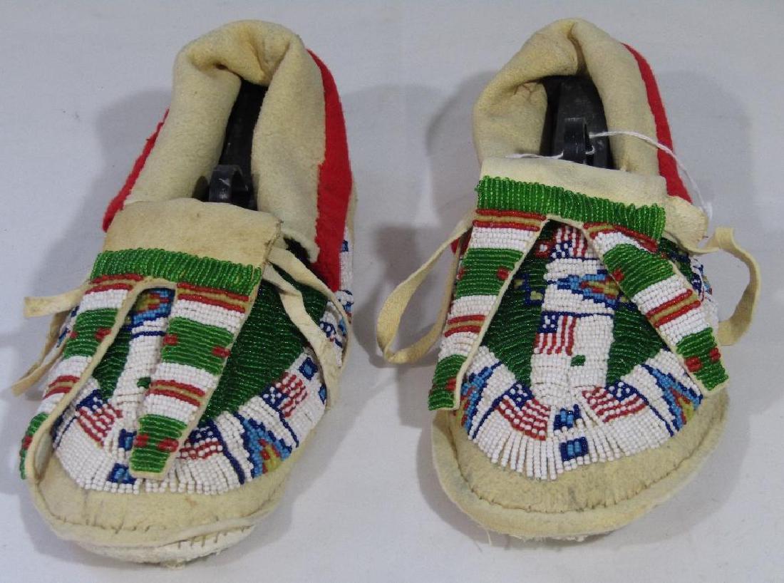 Circa 1930's Reservation American Indian Moccasins (1 of 4)