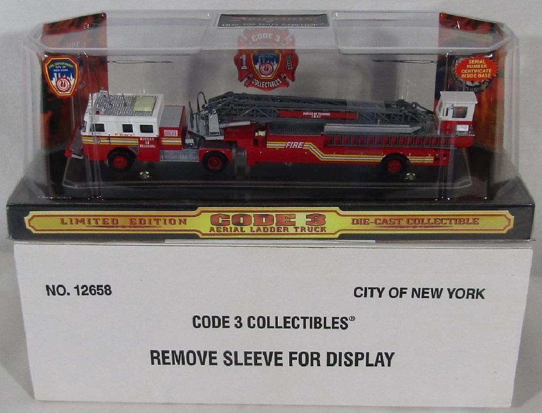 Code 3 Collectibles F.D.N.Y. Aerial Ladder Truck (1 of 1)