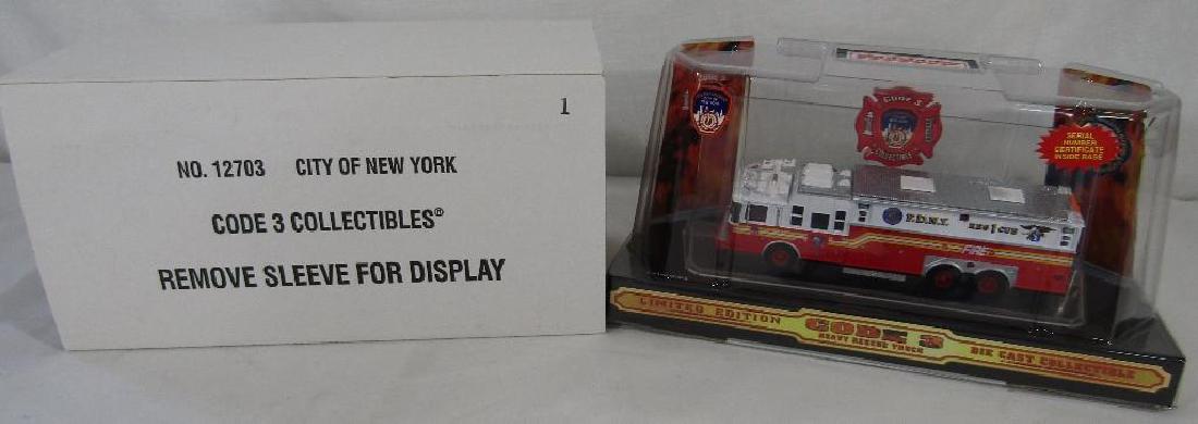 Code 3 Collectibles F.D.N.Y. Heavy Rescue Truck #1 (1 of 1)