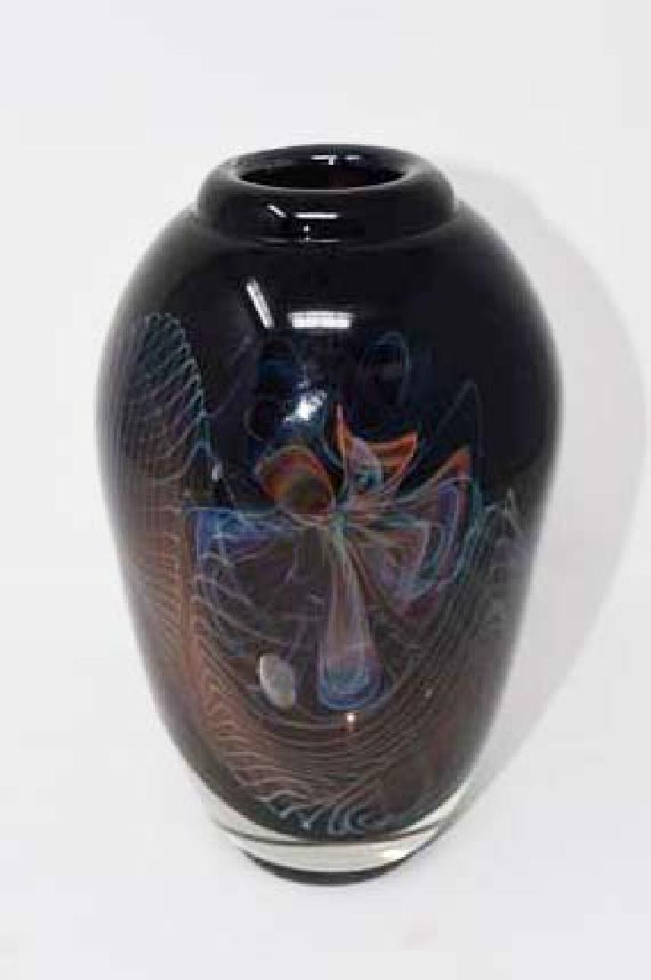 Signed Wright 1982 Beautiful art glass vase (1 of 4)
