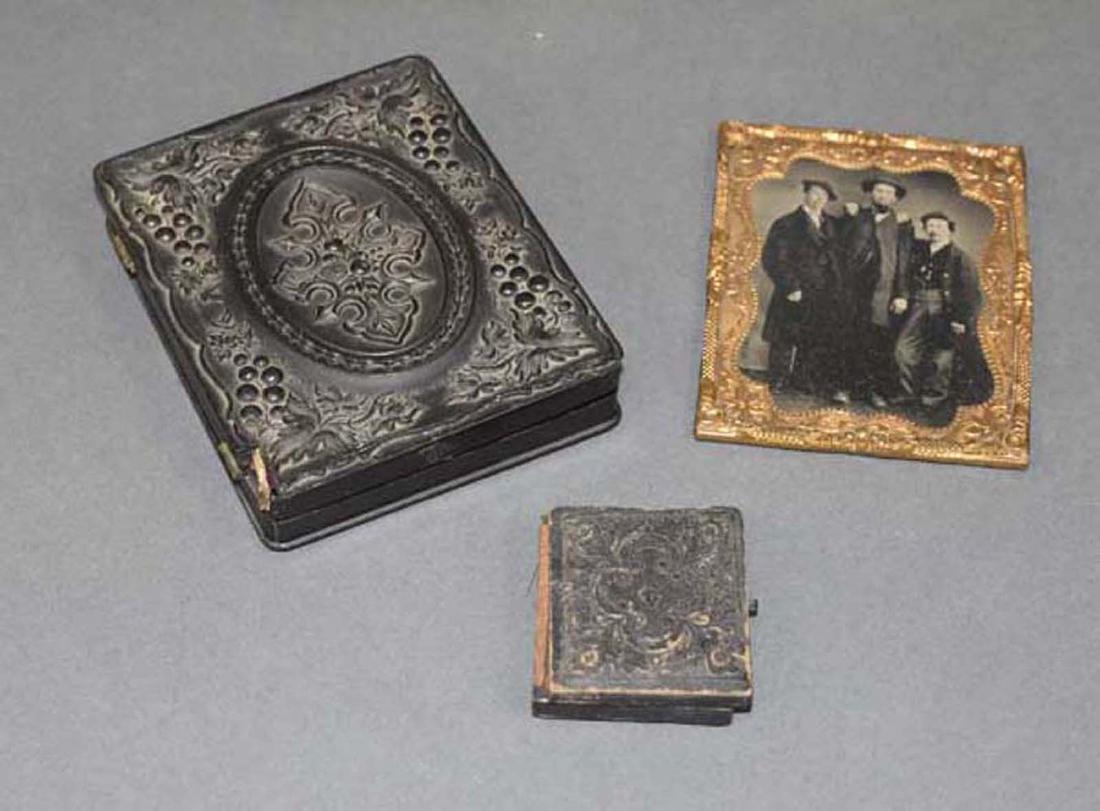 3 civil war Soldier Tin Type Photograph's: 3 Civil War Soldier Tin Type Photograph's.Packaging, Insurance, Handling, Shipping is done in house and is 30.00 for this item in the continental U.S. Or you are welcome to pick up in person or make o