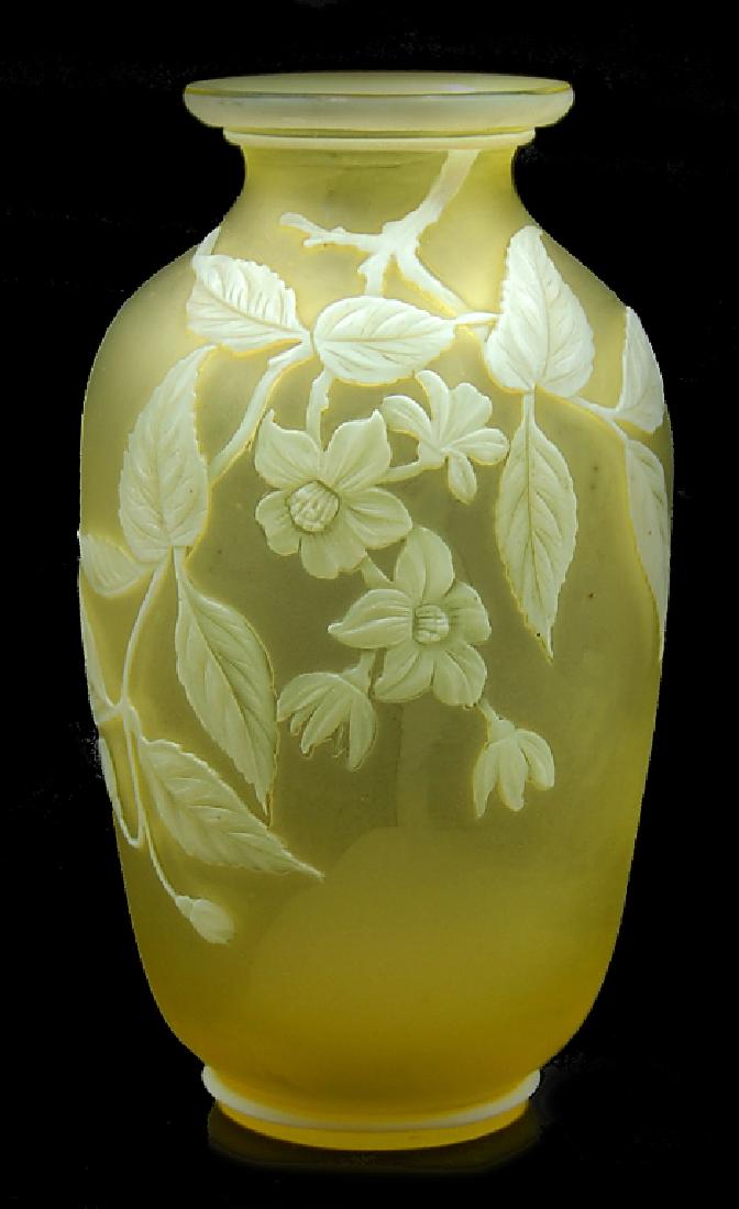 Thomas Webb and Sons Cameo Glass Vase: signed Thomas Webb and Sons Cameo Glass Vase. Packaging, Insurance, Handling And Shipping Are Done In House And Is 45.00 For This Item In The Continental U.S. Or You Are Welcome To Pick Up In Person O