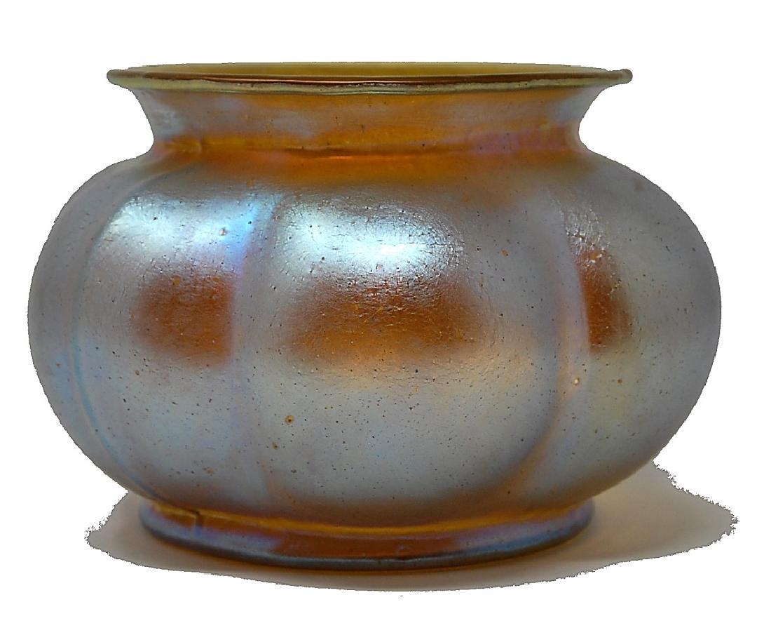 Loetz Iridescent Art Glass Bowl: Loetz Iridescent Art Glass Vase Bowl Unsigned. Packaging, Insurance, Handling And Shipping Are Done In House And Is 45.00 For This Item In The Continental U.S. Or You Are Welcome To Pick Up In Person