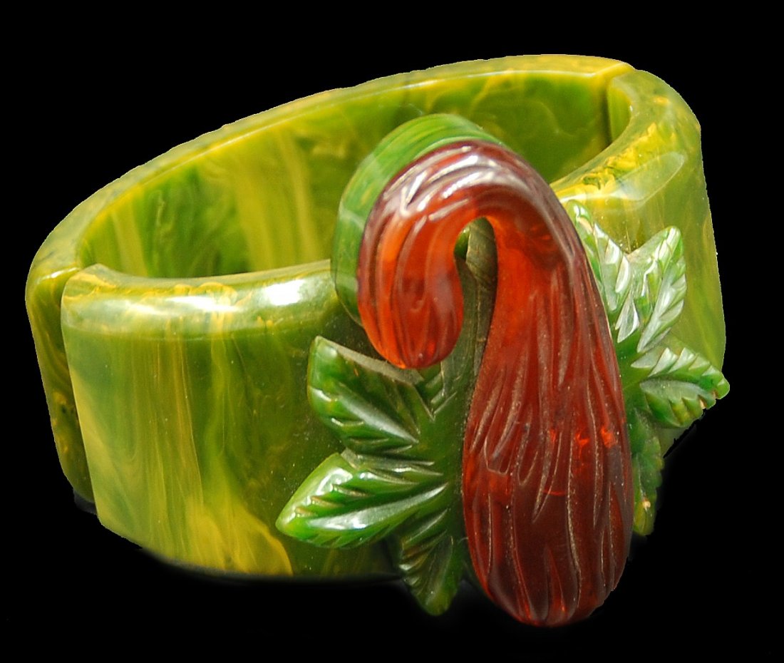 Hinged Green Bakelite Gourd Bracelet (1 of 3)
