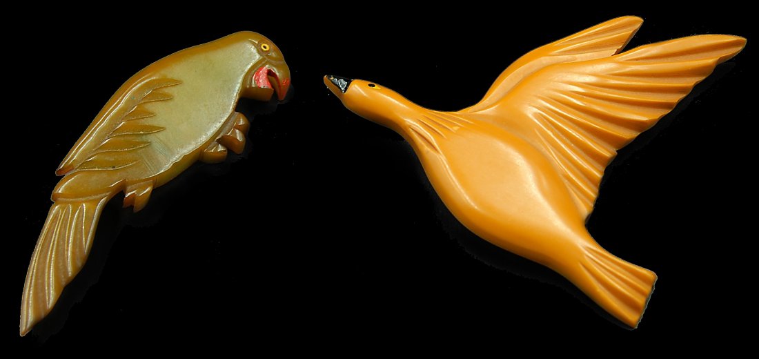 2 Bakelite Bird Pins Parrot And Bird In Flight: 2 Bakelite Bird Pins Parrot And Bird In Flight Packaging, Insurance, Handling And Shipping Are Done In House And Is 25.00 For This Item In The Continental U.S. Or You Are Welcome To Pick Up In Person 