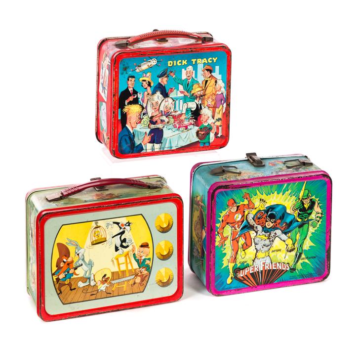 3 Lunch Boxes Dick Tracy, Super Friends, and Looney: Good original condition. Please Email or call for a detailed condition report. The absence of a condition statement does not imply that the lot is in perfect condition or completely free from wear and