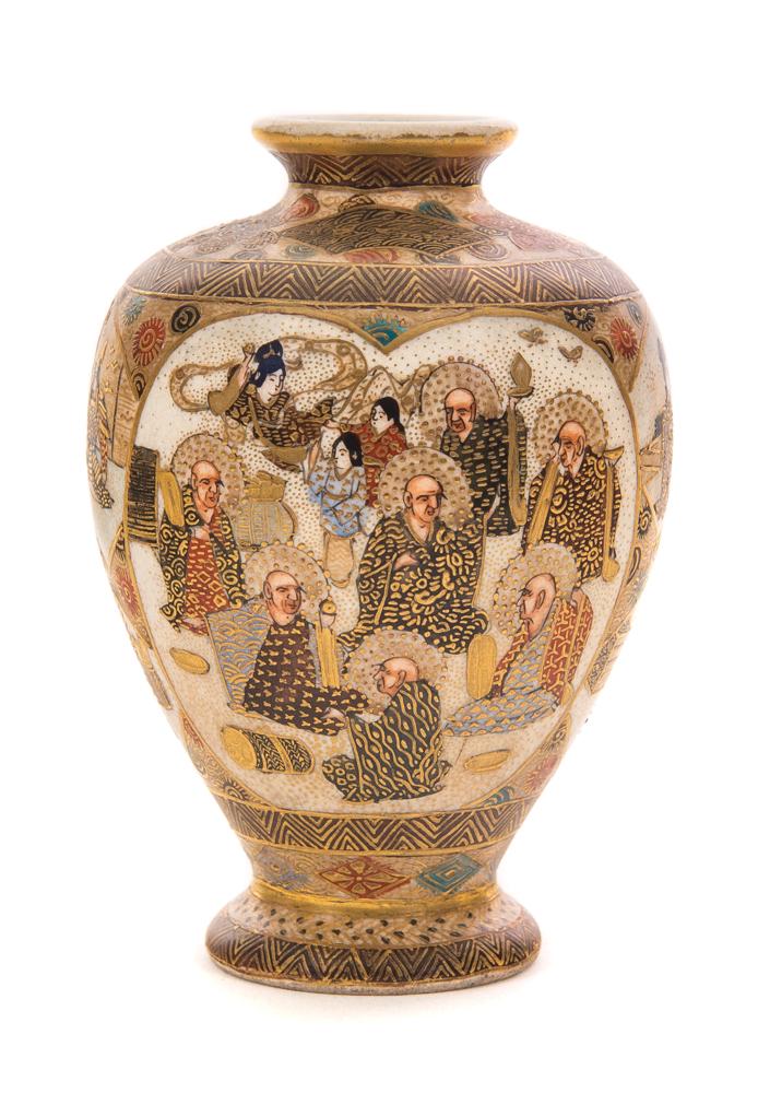 Signed Japanese Satsuma Meiji Period Vase (1 of 6)