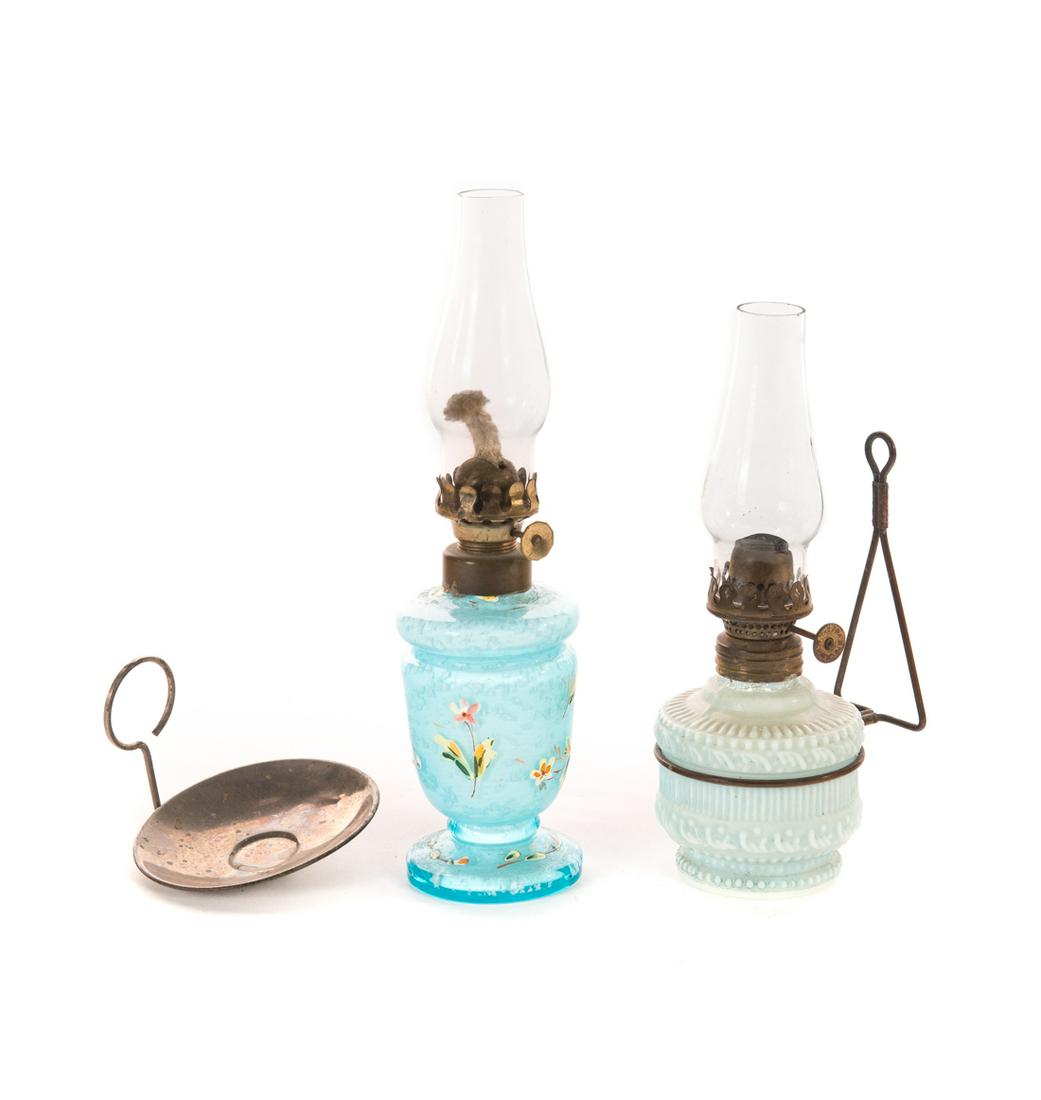 2 Victorian Miniature Art Glass Oil Lamps (1 of 5)