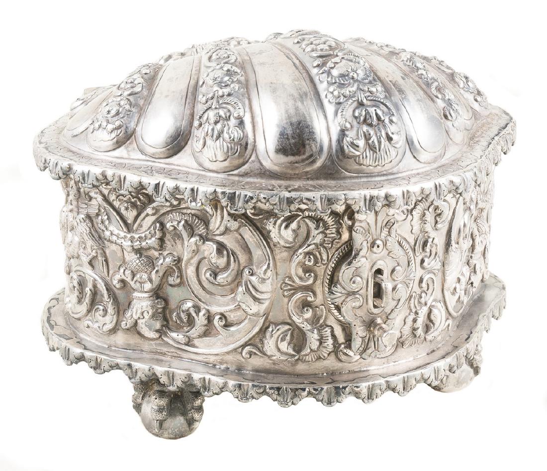 Chased and embossed silver shell-shaped box. Colonial. (1 of 7)
