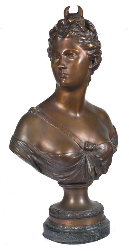 D: D'après Jean-Antoine Houdon (1741 - 1828) "Bust of Diana the huntress" Bronze sculpture. Susse Frères foundry. Paris. 66 x 36 x 19 cm.