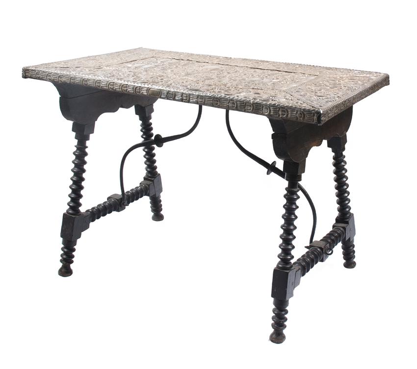 Wooden table with a silver-plated top. Colonial School. Mexico. 18th century. (1 of 5)