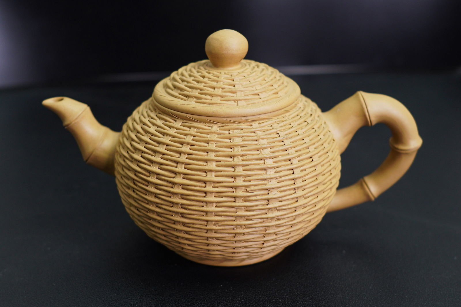Chinese Yixing zisha teapot: Size: 8" x 5" x 5". Tri-State area in house truck delivery available. In house shipping with UPS will cost around $15-$25.