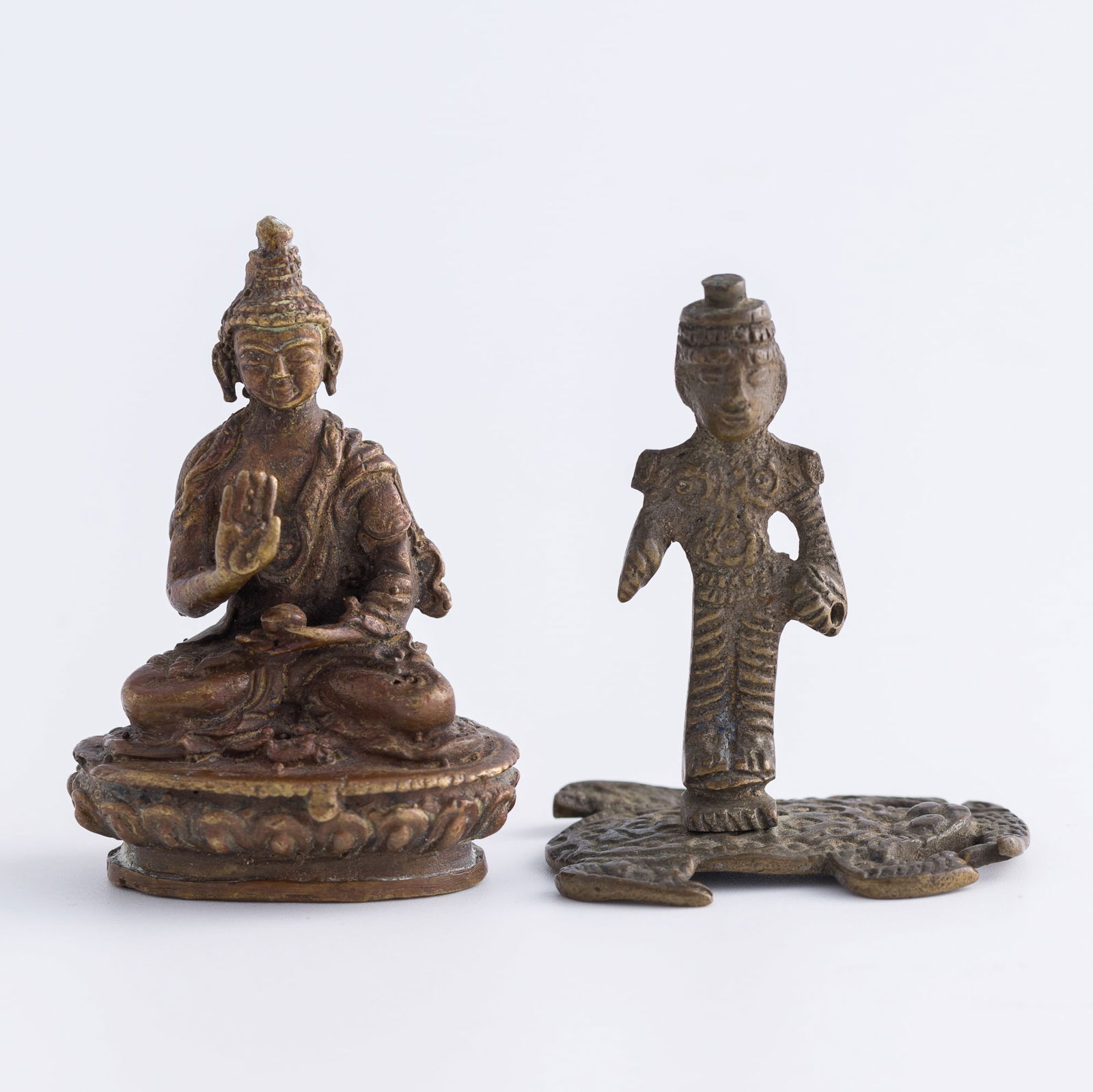Two bronze Buddhist figures - 2