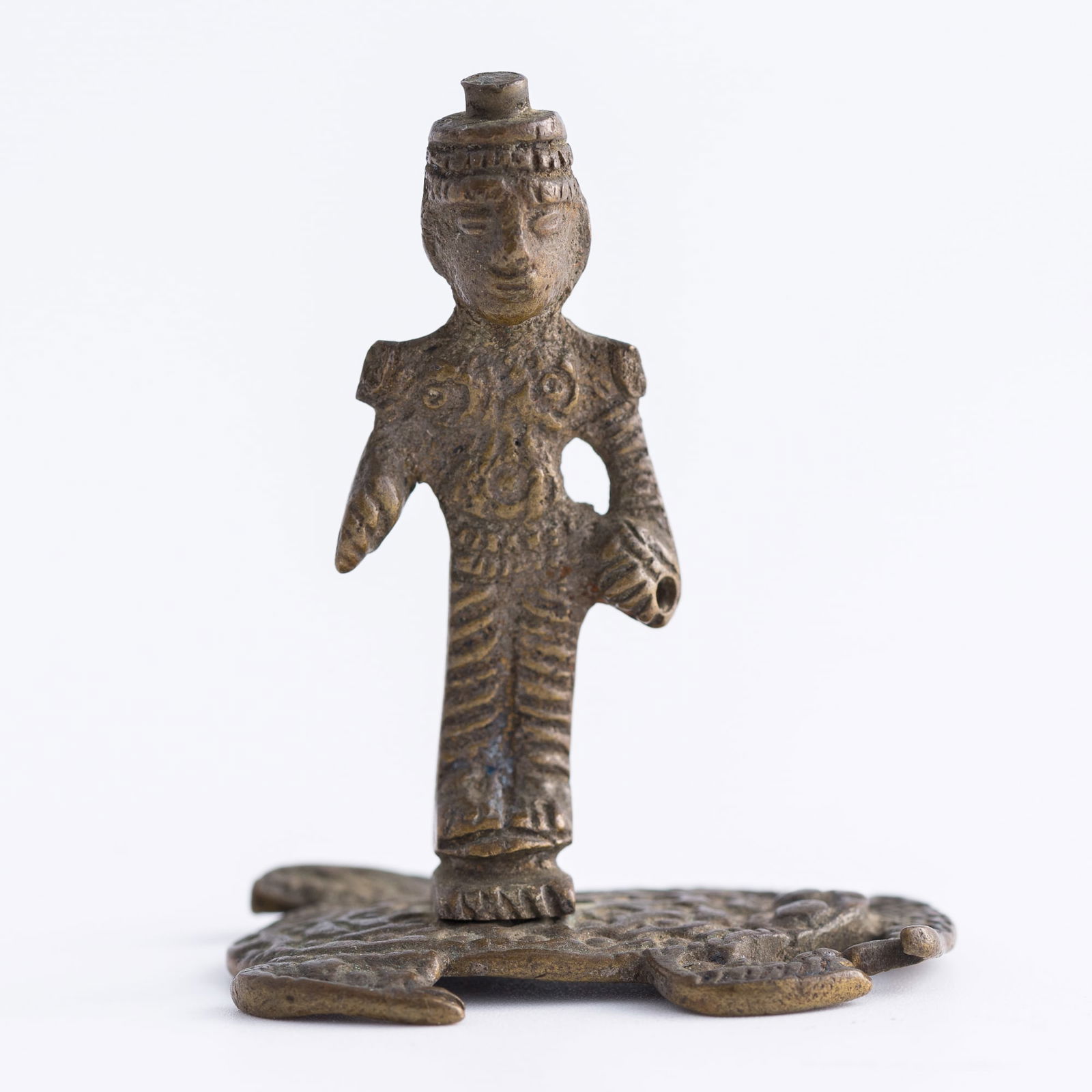 Two bronze Buddhist figures - 4