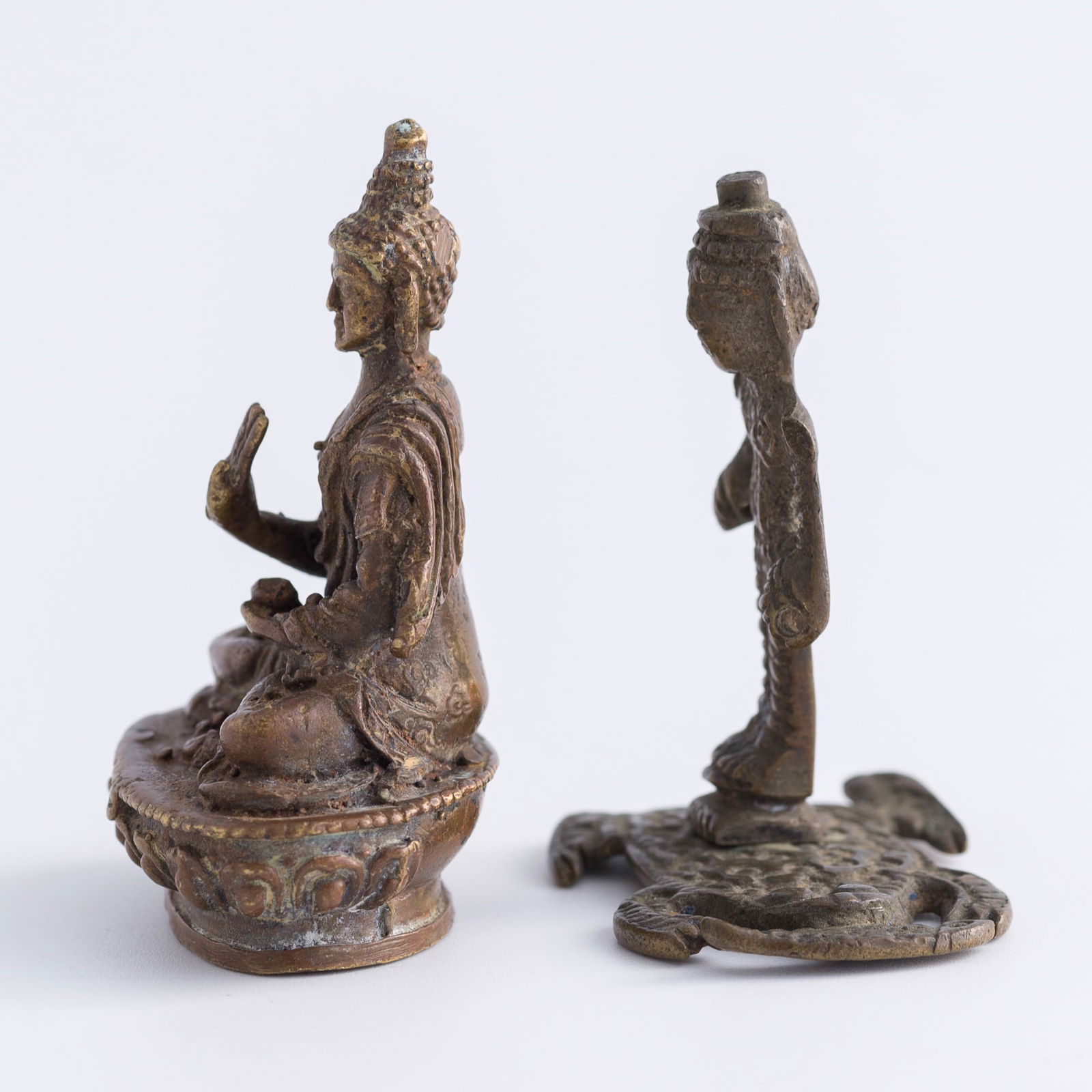 Two bronze Buddhist figures - 5