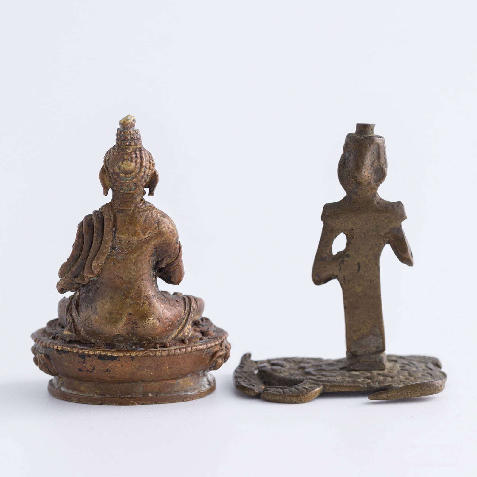 Two bronze Buddhist figures - 6