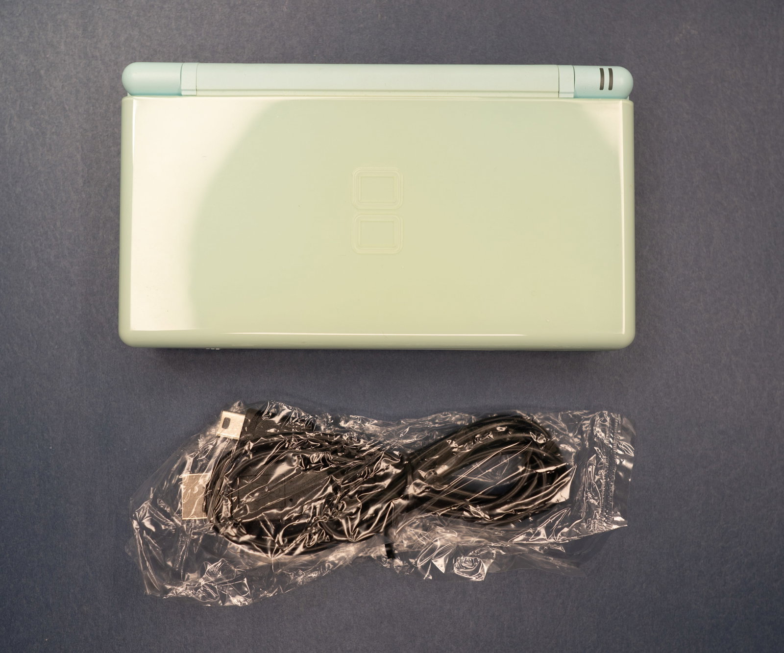 Light blue Nintendo DS Lite - Good condition. (1 of 7)