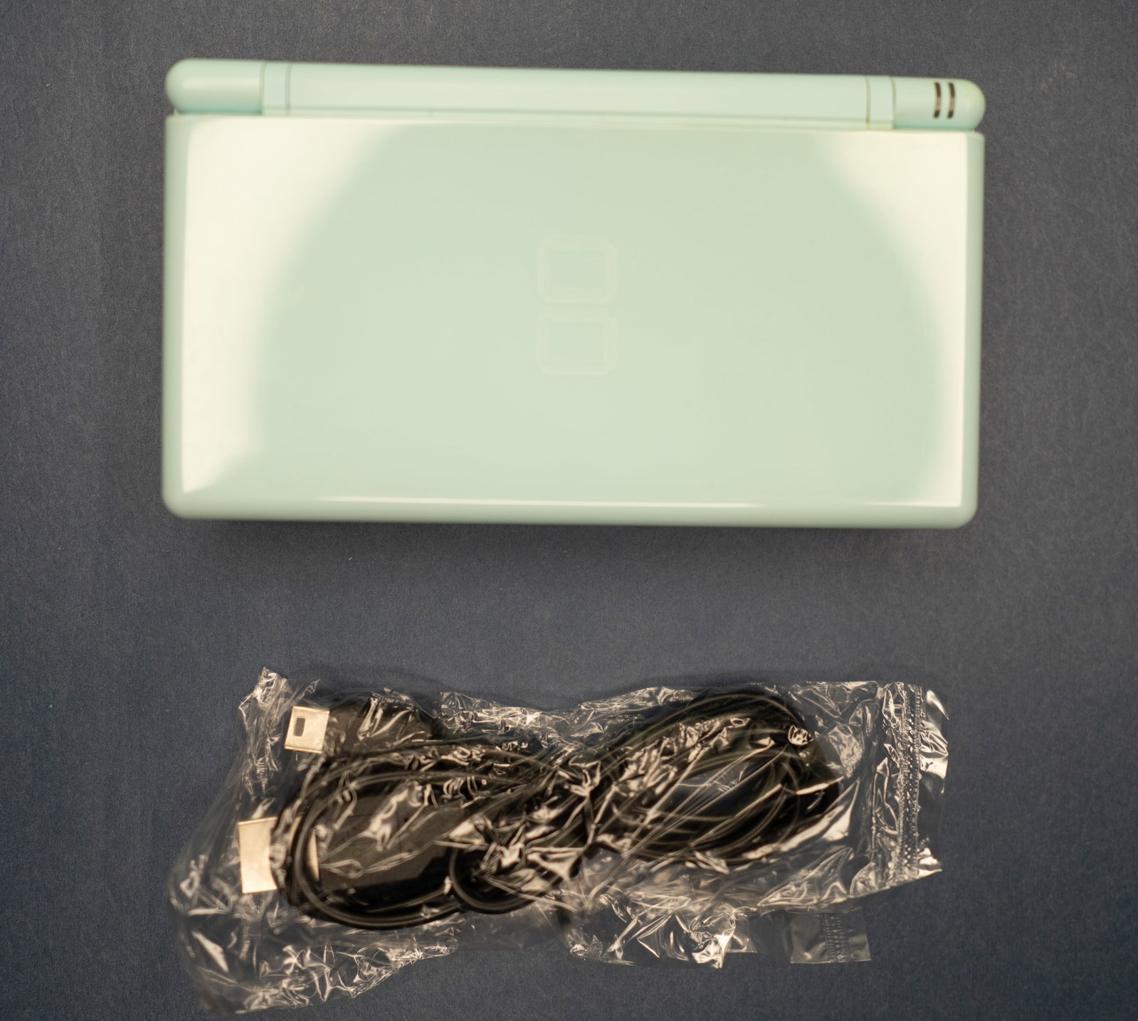 Light blue Nintendo DS Lite - Good condition. (1 of 5)
