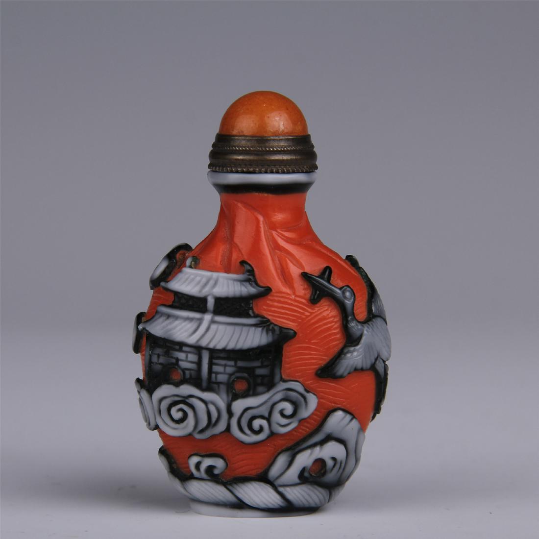 CHINESE PEKING GLASS SNUFF BOTTLE: CHINESE PEKING GLASS SNUFF BOTTLE. H. 7cm. W. 4cm. Local pickup in our NJ warehouse available. Shipping cost $30 to US 48 states and $100 for oversea delivery. Combined shipping available to save ship