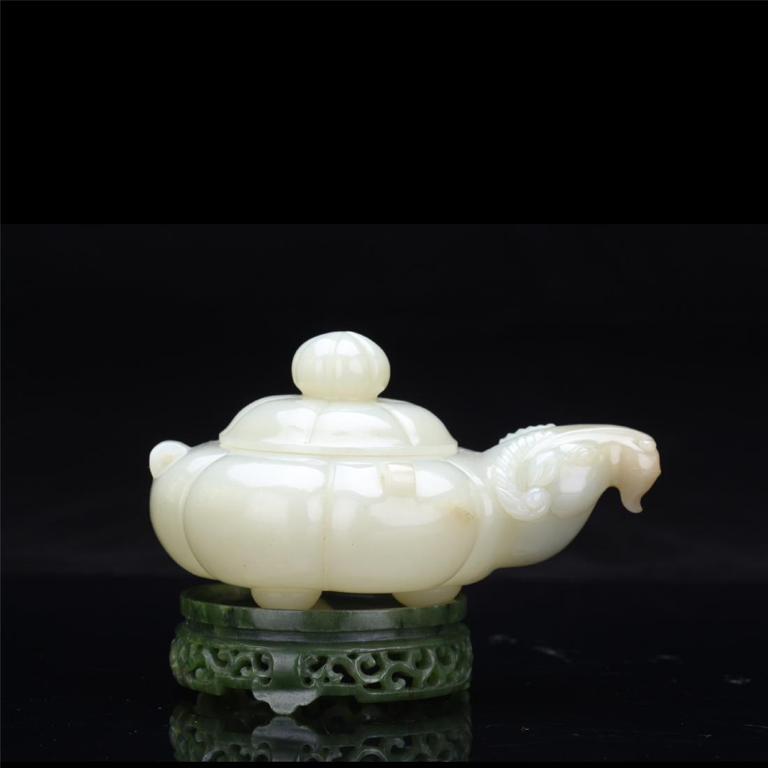 CHINESE WHITE JADE RAM HEAD LIDDED WATER DROPPER (1 of 12)
