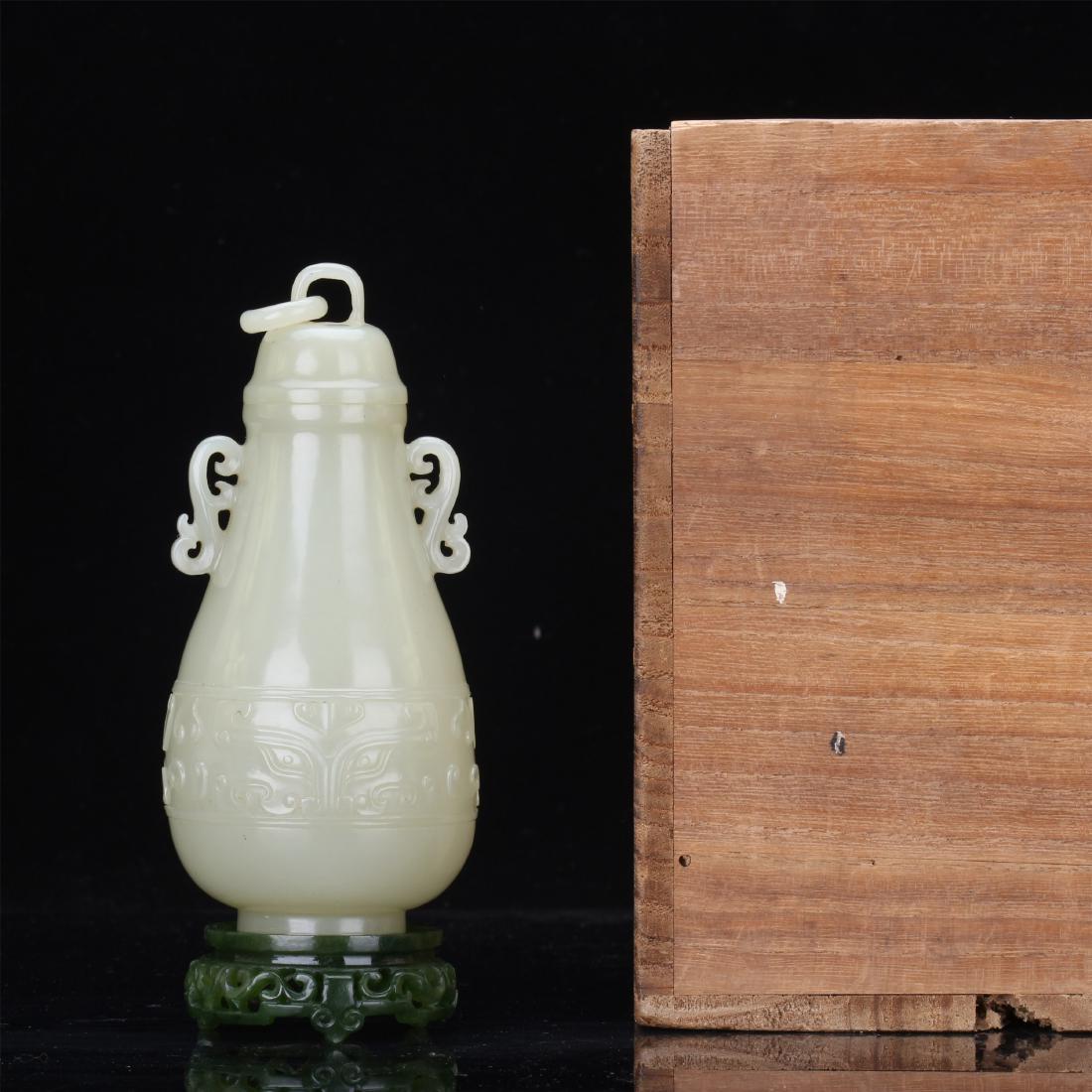 CHINESE WHITE JADE LIDDED VASE (1 of 12)