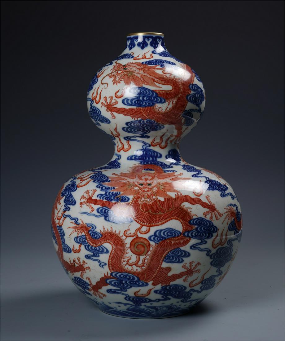 CHINESE PORCELAIN BLUE AND WHITE RION RED DRAGON DOUBLE (1 of 10)