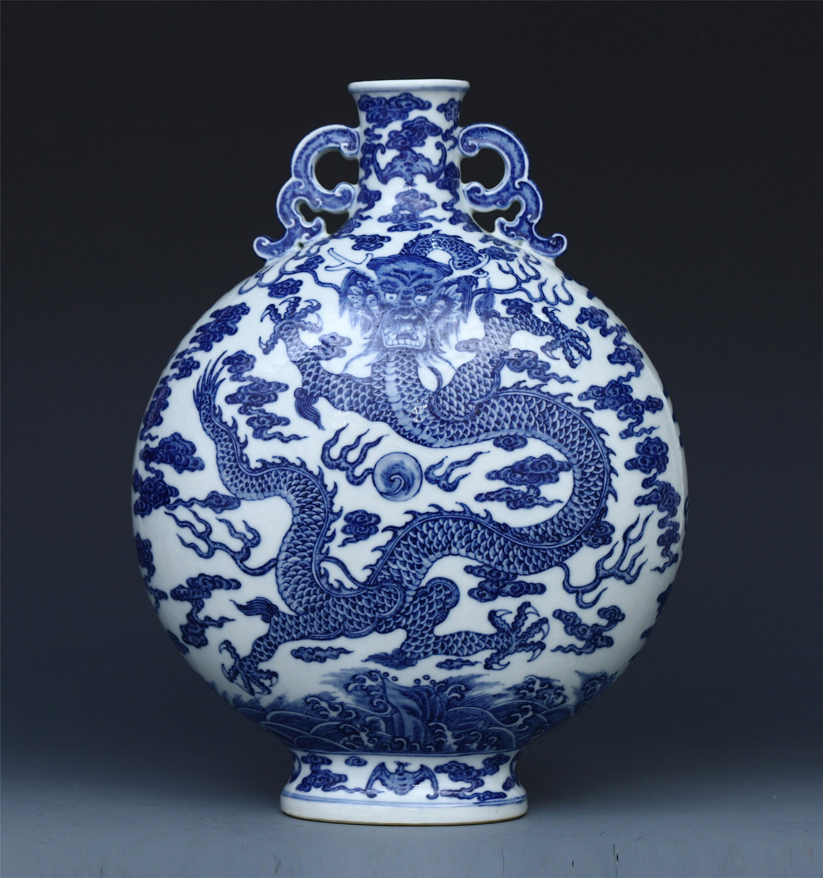 CHINESE PORCELAIN BLUE AND WHITE DRAGON MOONFLASK (1 of 10)