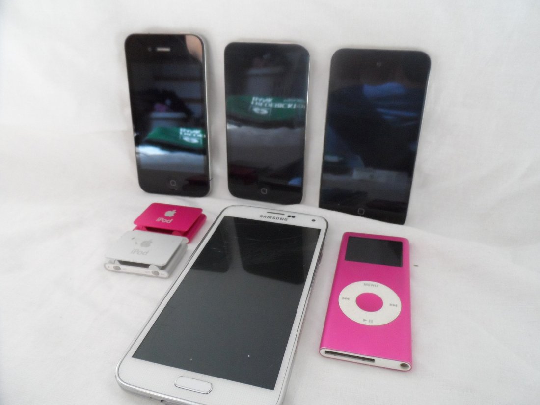 Iphone, Ipod, Apple Nano, Phone Grouping of 7 (1 of 4)