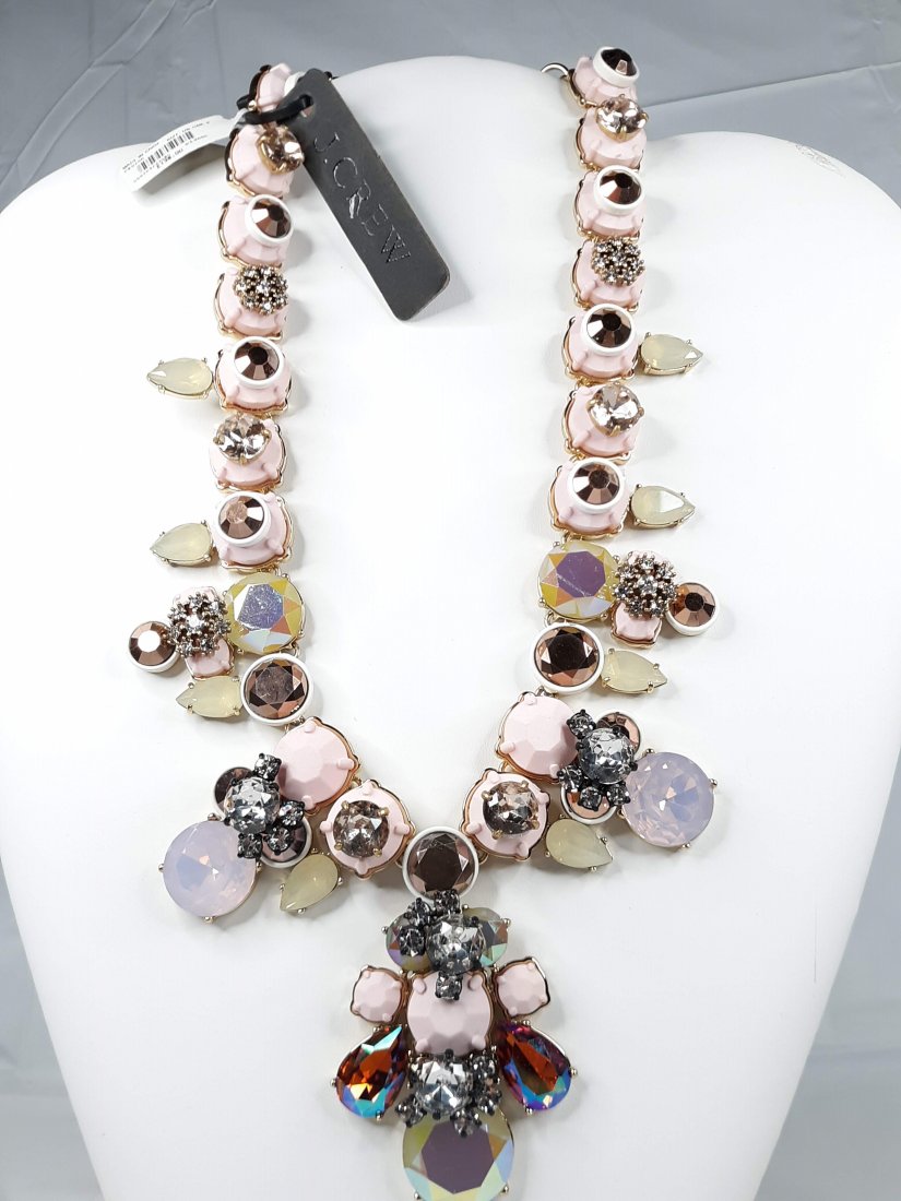 STUNNING J CREW Necklace Rare NOS W/Orig Tags 18"Inch: STUNNING J CREW Necklace Rare NOS W/Orig Tags 18"InchThis is a Rare Find and Rarer with the Tags intact, Bidding still is starting at $1!! on this rare item.