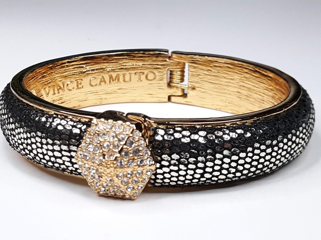 Vince Camuto Cuff Bracelet 2 3/4"inch Wrist: Vince Camuto Cuff Bracelet 2 3/4"inch WristBraclet is like Brand New from Store.