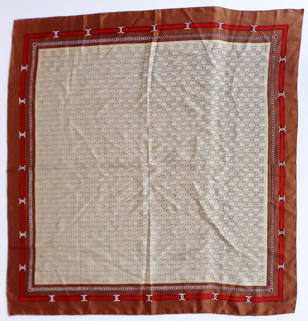 Authentic Vintage Gucci Designer Scarf Minty!: SCARVES: From A Collection of a Retired Female Army Intelligent Officer who traveled Abroad and purchased them at ports.Size 34x35"Inch