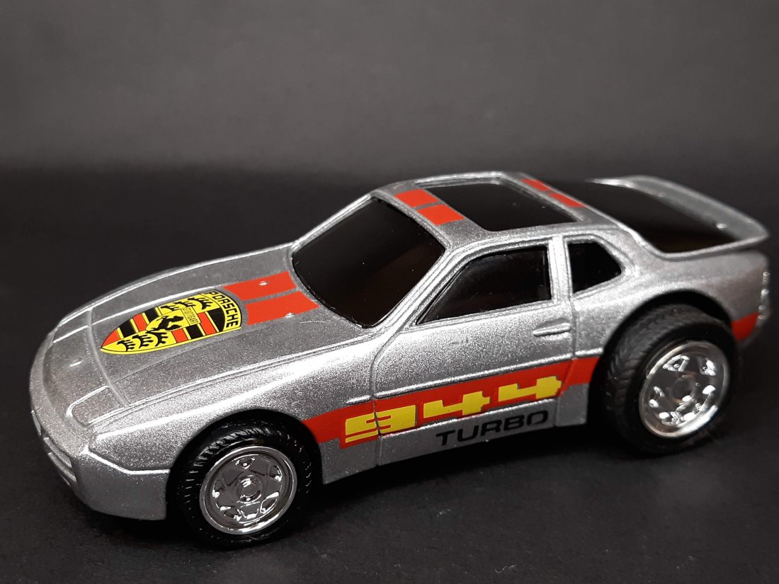 1987 Mattel Arco Hot Wheels Diecast 4.5" Scale Car: 1987 Mattel Arco Hot Wheels Diecast Car 4.5" PULLBACK*** Scale***THESE WERE OPENED AND IMMEDIATELY DISPLAYED AND NOT TOUCHED SINCE THE 1980'S! EACH ONE IS LIKE NEW RIGHT OUT OF THE BLISTER PACKS!***PA