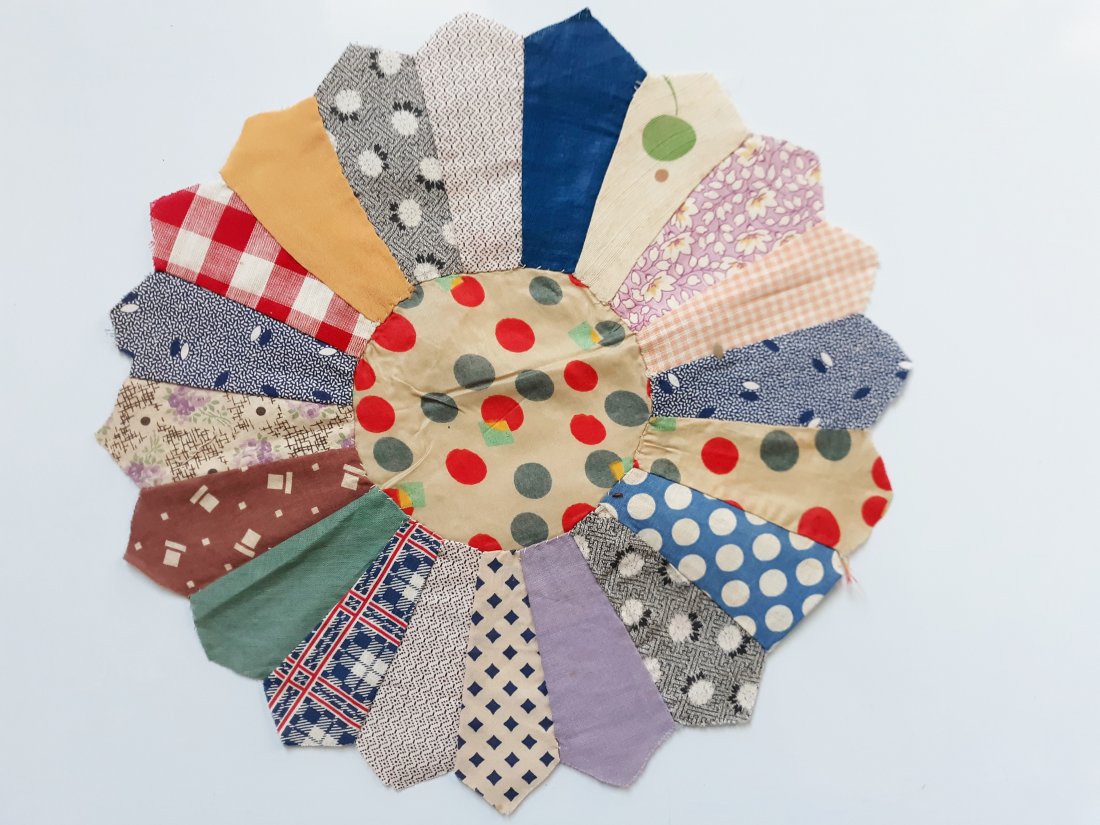 Antique Vintage Patchwork Quilt Pieces Doily Doilies: Antique Vintage Patchwork Quilt Pieces Doily Doilies This is for the the piece pictured, Measures Average 12\\\\\\\"Inch Diameter. Part of same, Each piece in pretty good condition.