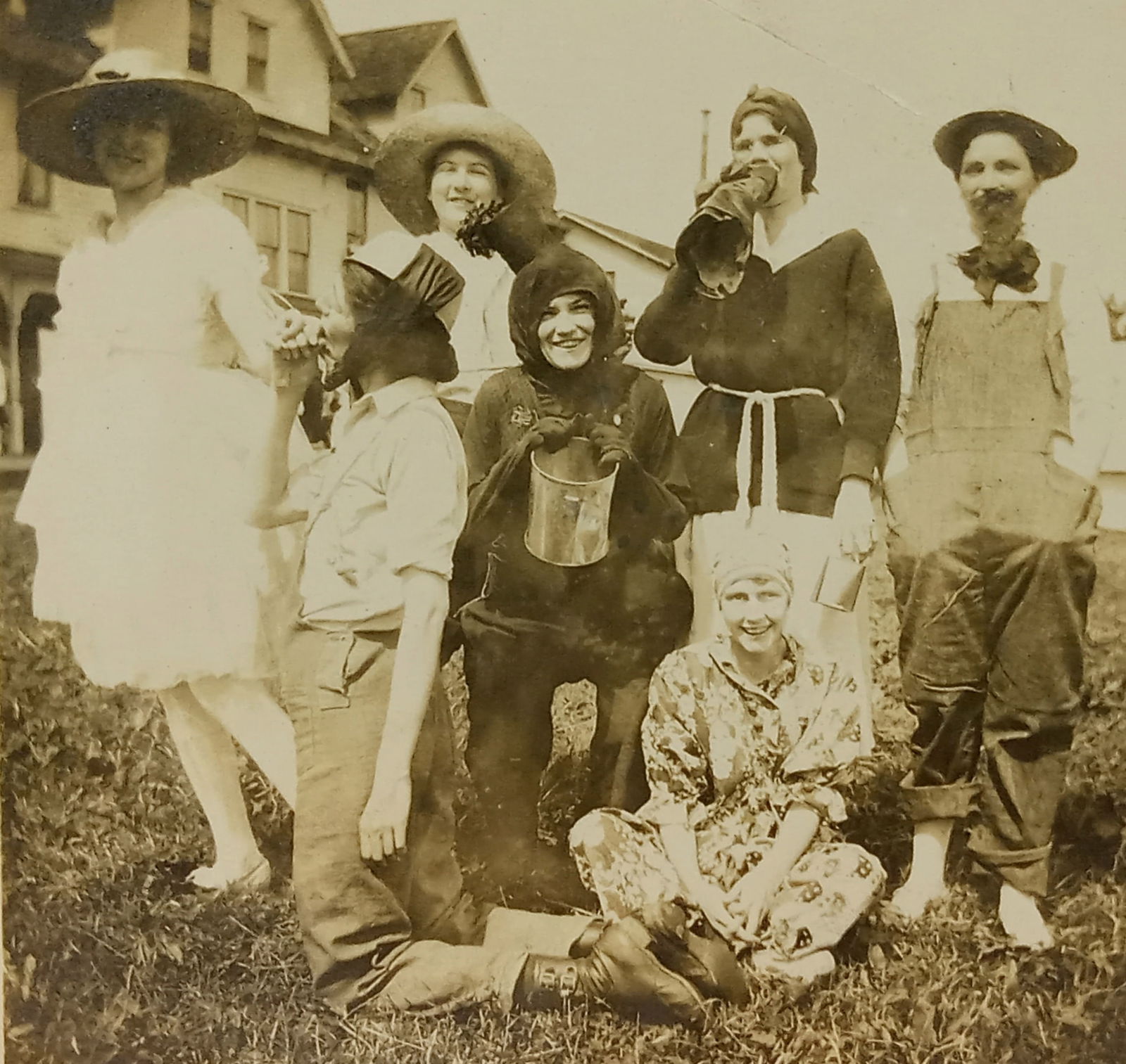 Photo Theatre bearded lady (1 of 3)