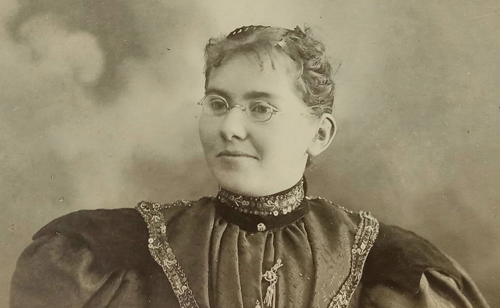 Photo Gettysburg Pa Woman Dress (1 of 3)