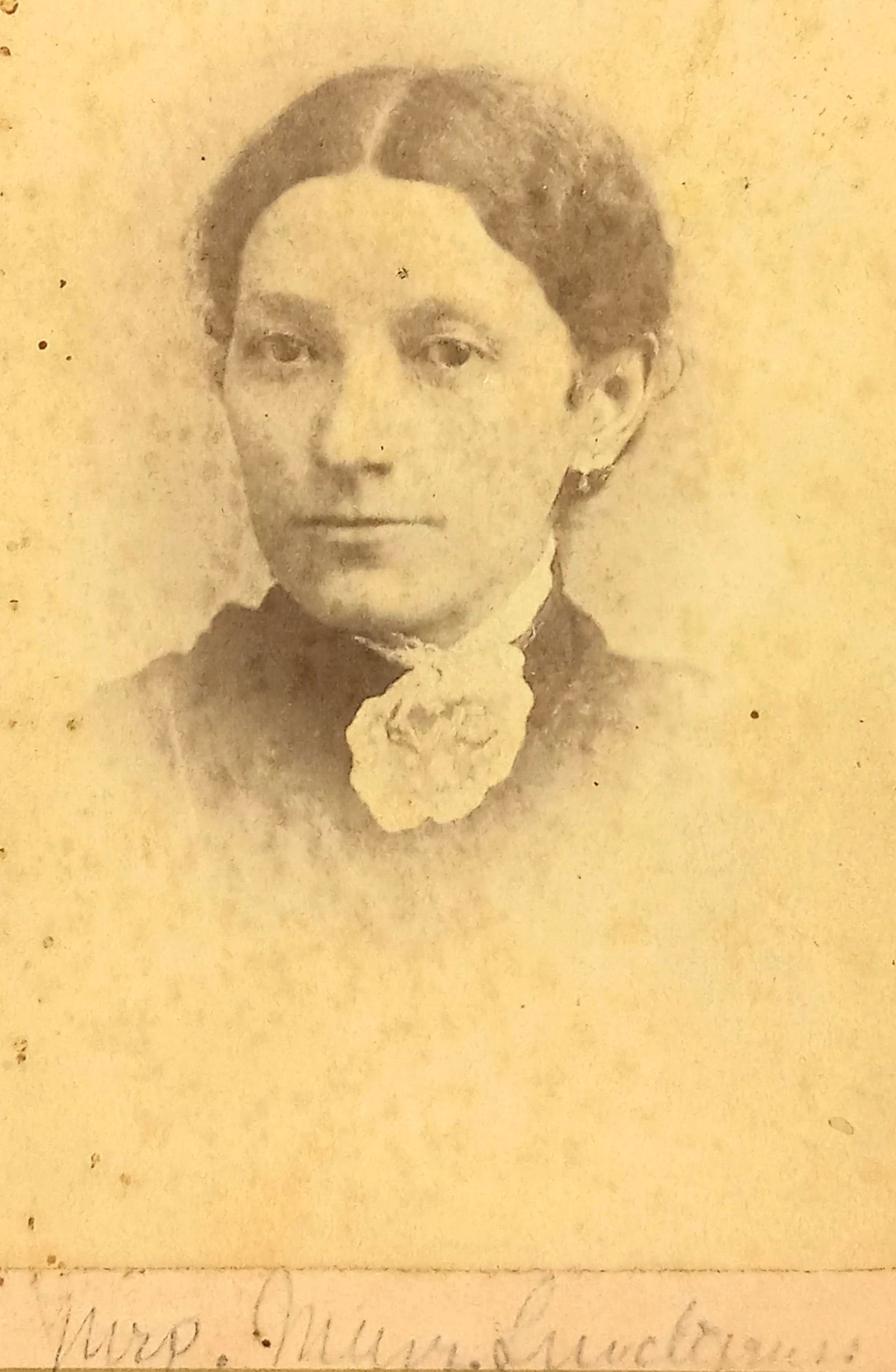 CDV Photo Woman Marysville Ohio Cherrington Art Gallary Signed (1 of 2)