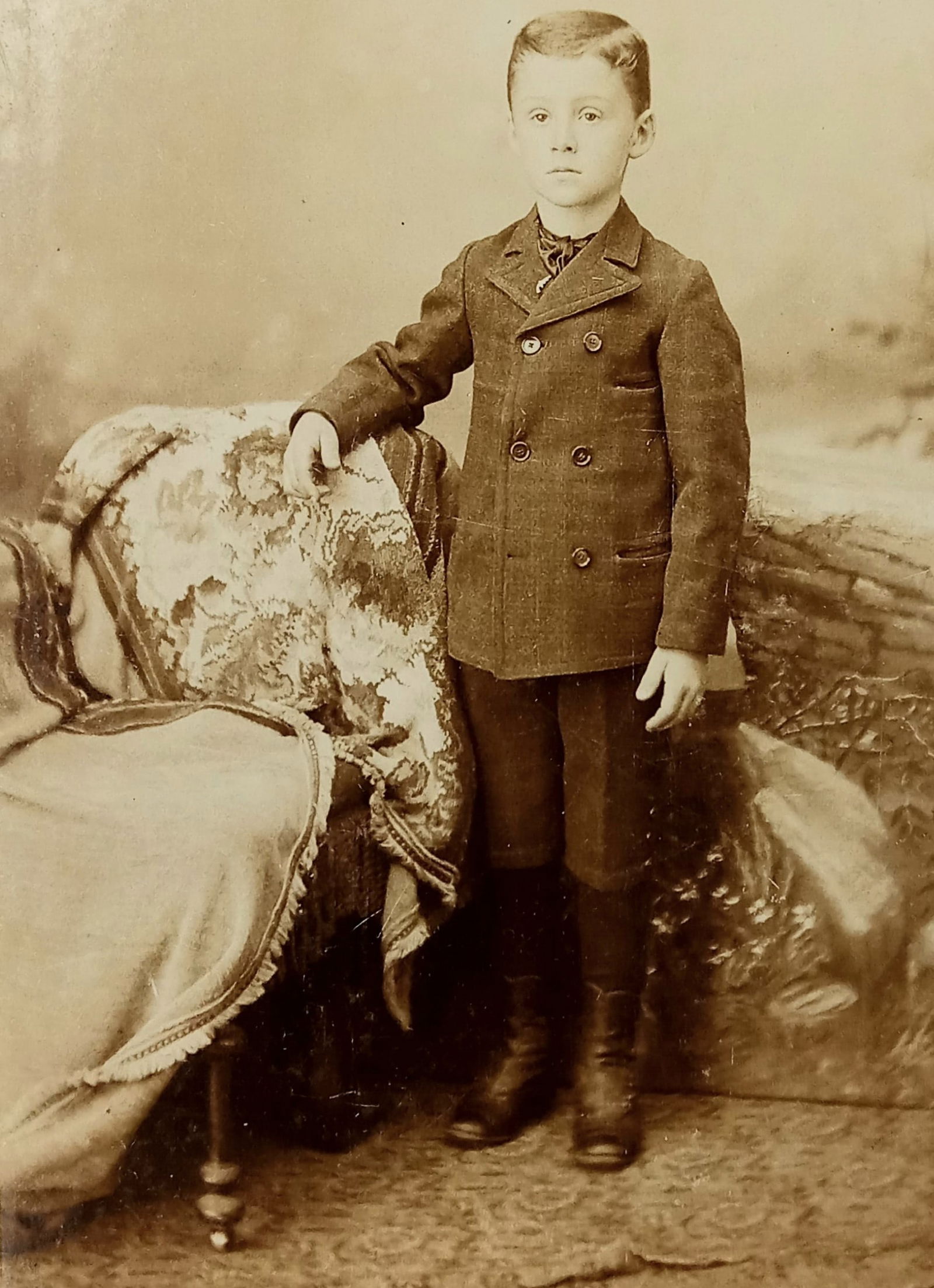 Cabinet Card Photo Boy Arm on Chair Rug Gettysburg, Pa Mumper: Cabinet Card Photo Boy Arm on Chair Rug Gettysburg, Pa MumperSize: 6 1/2" x 4 1/4"