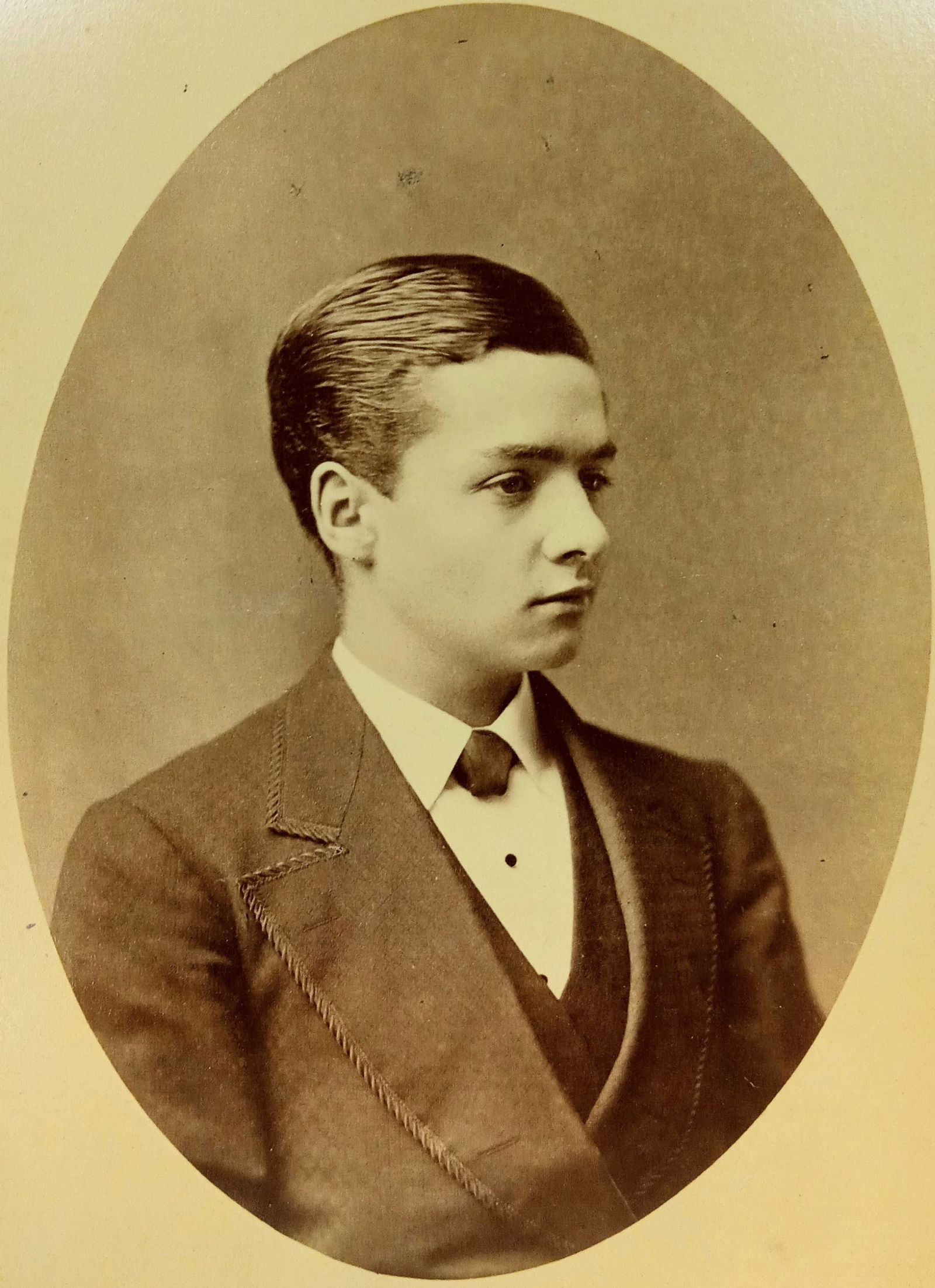 Cabinet Card Photo Young Man C.D. Mosher Art Studio Chicago, ILL (1 of 3)