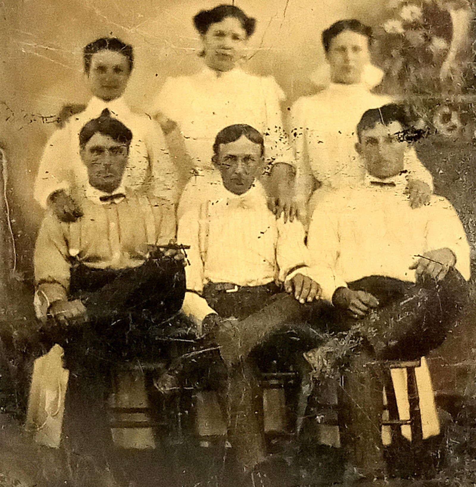 Tintype Photo Odd Photo Six Men and Women Dressed Same: Tintype Photo Odd Photo Six Men and Women Dressed SamePhoto has a couple bends almost like someone tried folding it slightly twice.Size 2 1/2" x 3 1/2"