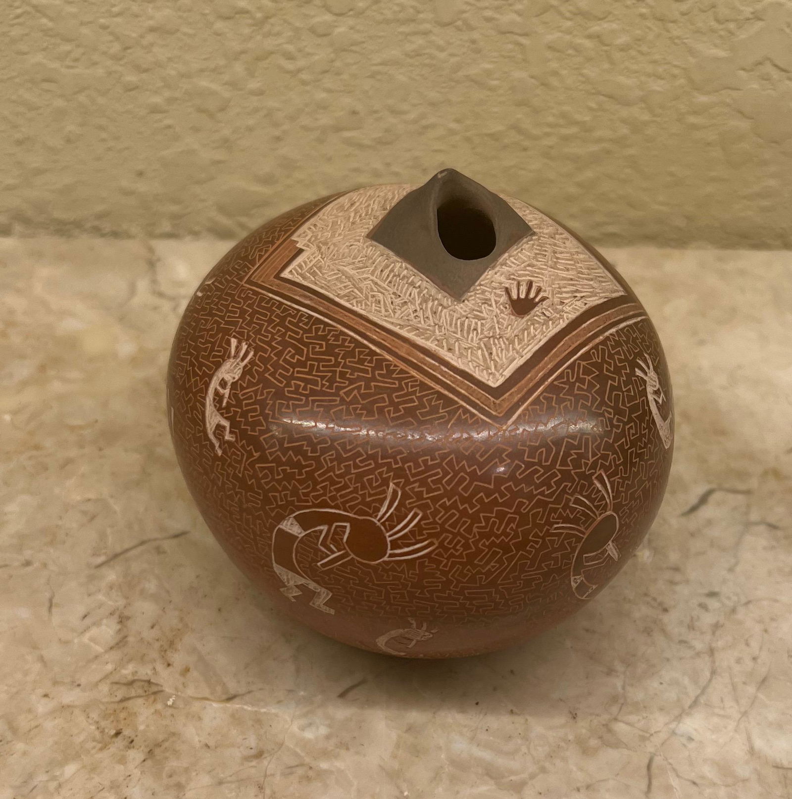 Round Hopi Seed Pot, Dusty Naranjo (1 of 3)
