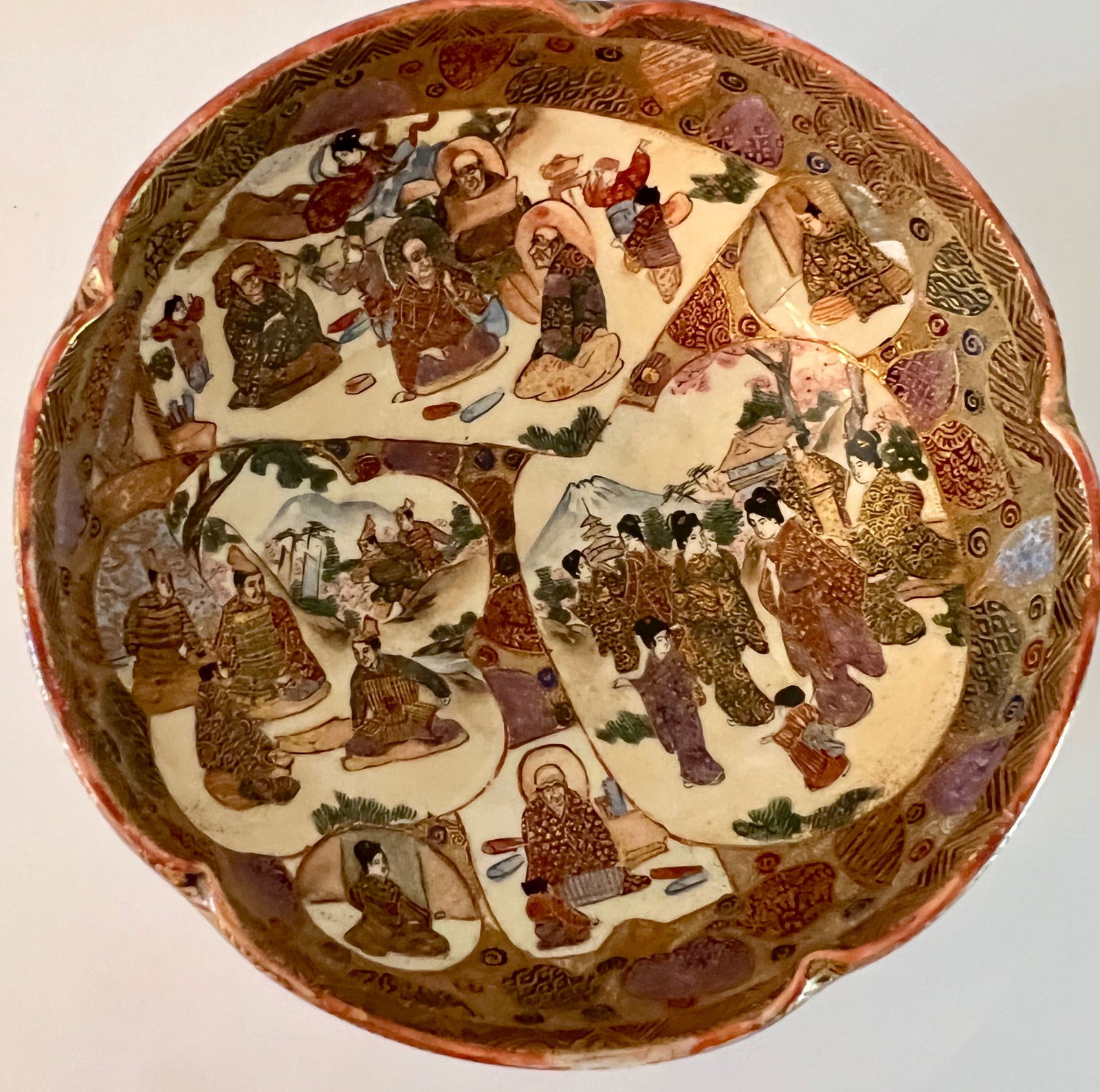 Fine Satsuma Scalloped Bowl (1 of 7)