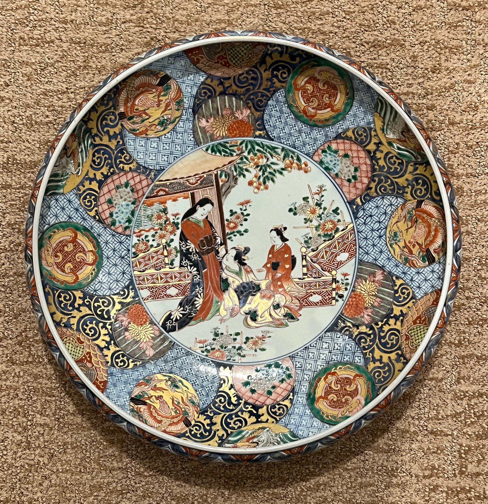 Very Fine and Large Imari Bowl with Genji Motif (1 of 8)