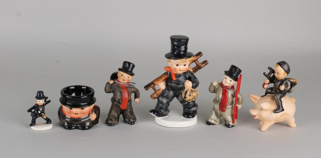 Six different Goebel figurines. All chimney sweeps. In: Six different Goebel figurines. All chimney sweeps. In various sizes. One time form of egg cup. Dimensions: 6 - 14 cm. In good condition.